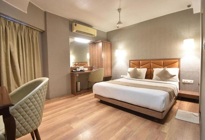 Номер Deluxe Кровать Кинг, The Aarya A Smart Business