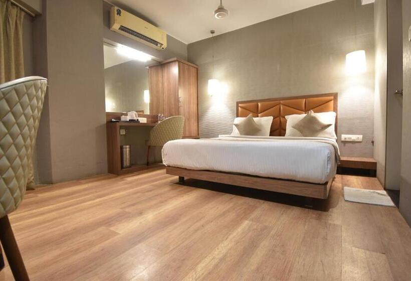 Номер Deluxe Кровать Кинг, The Aarya A Smart Business