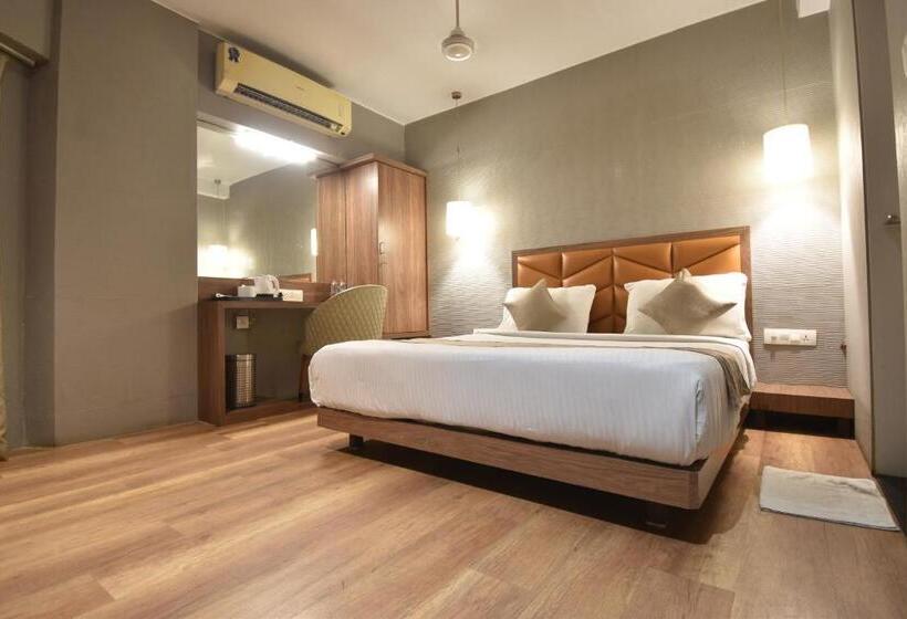 Номер Deluxe Кровать Кинг, The Aarya A Smart Business