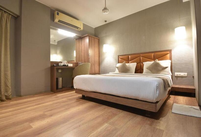 Номер Deluxe Кровать Кинг, The Aarya A Smart Business