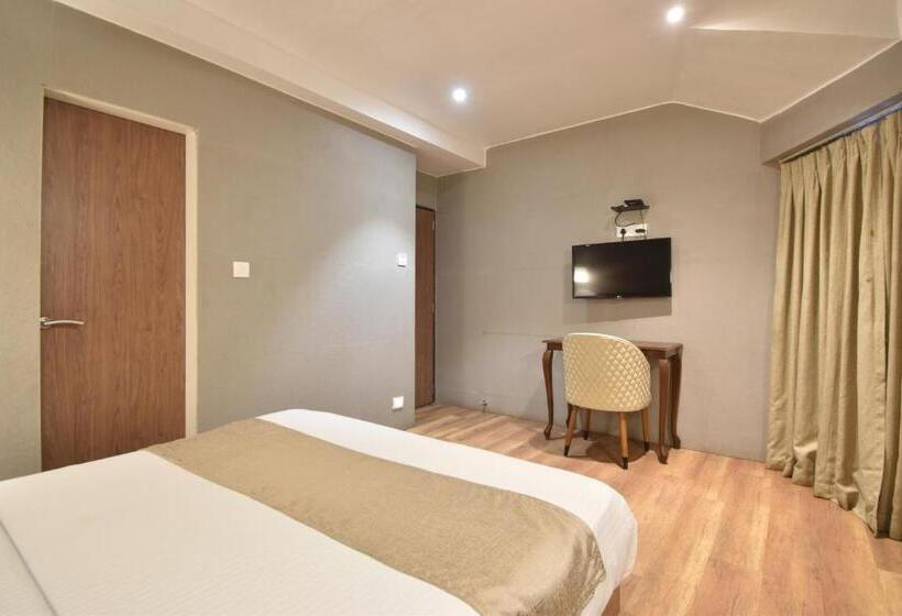 Номер Deluxe Кровать Кинг, The Aarya A Smart Business