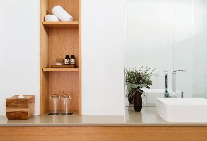 Büyük Çift Kişilik Yataklı Standart Oda, Royal Mail