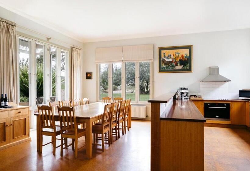 1 Yatak Odalı Ev, Royal Mail