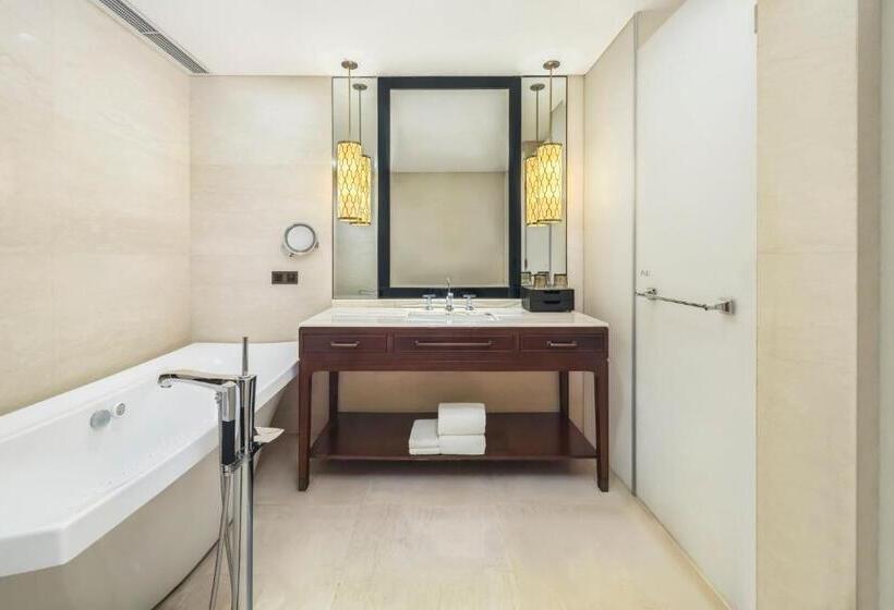 سوئیت کلاب, Sheraton Shanghai Jiading