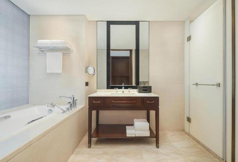 キングサイズベッドのデラックスルーム, Sheraton Shanghai Jiading