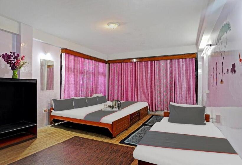 デラックストリプルルーム, Capital O Hotel Tenchuk