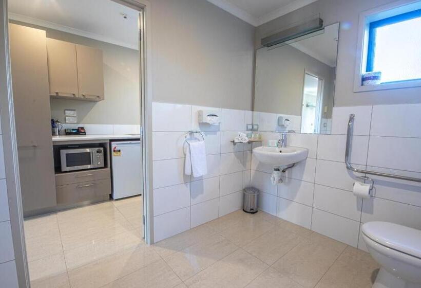 스탠다드 스튜디오, Amity Court Motel