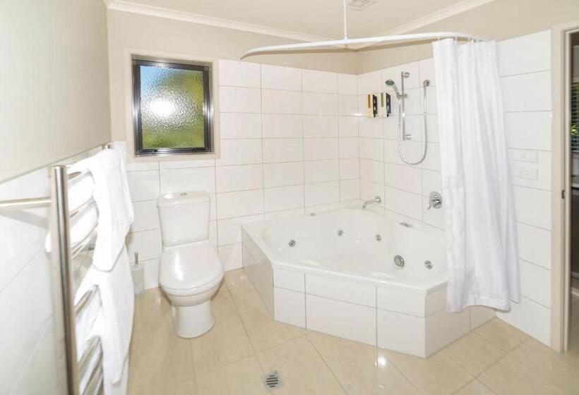 스탠다드 스튜디오 킹침대, Amity Court Motel