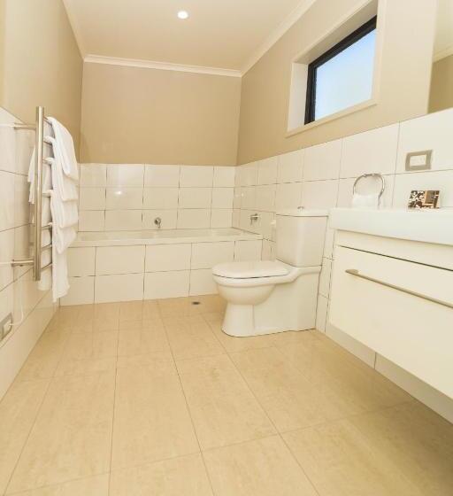 침실 2개 아파트, Amity Court Motel