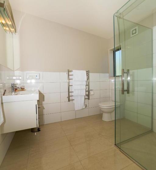 스탠다드 스튜디오, Amity Court Motel