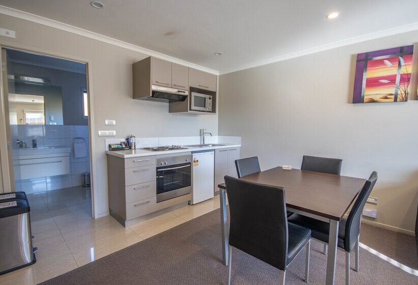 침실 2개 아파트, Amity Court Motel