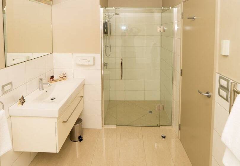 침실 2개 아파트, Amity Court Motel