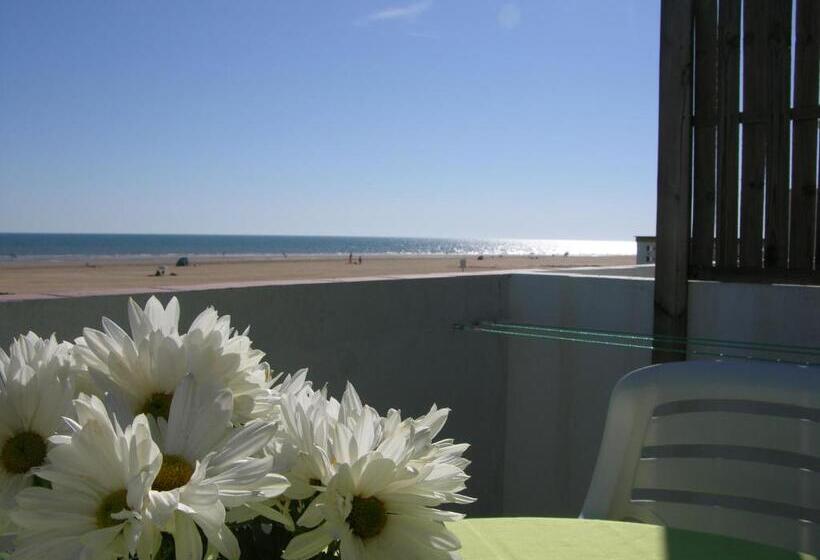 דירת חדר שינה עם טרסה ונוף לים, Apartamentos Calypso