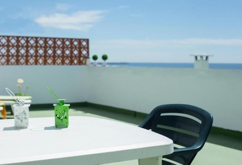 דירת חדר שינה עם טרסה ונוף לים, Apartamentos Calypso