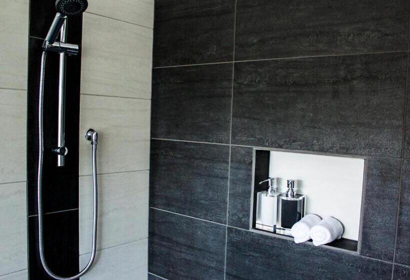 Superior suite mountain view, Tongariro Suites