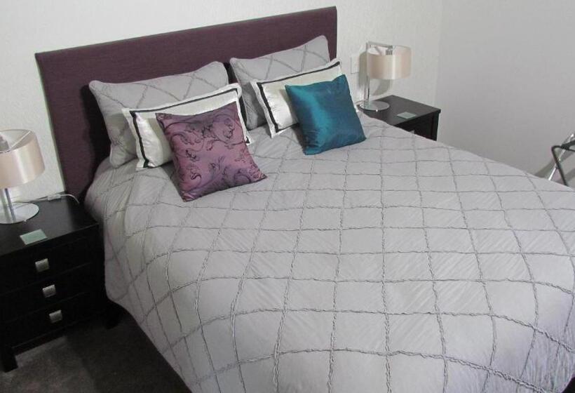 Superior suite mountain view, Tongariro Suites