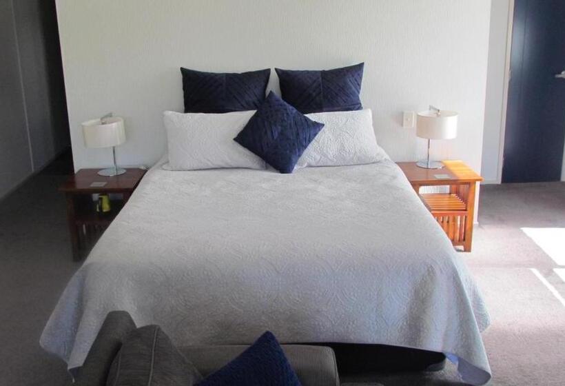 Люкс Deluxe Кровать Кинг, Tongariro Suites