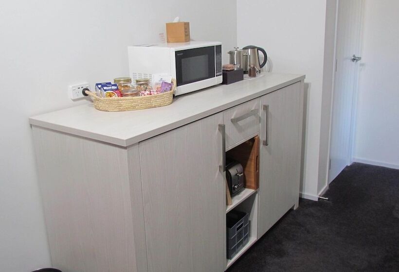 Superior suite mountain view, Tongariro Suites