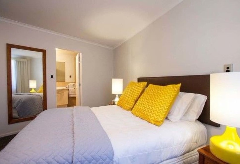 Апартаменты 2 Спальни, Belle Mer Beach Front Apartments