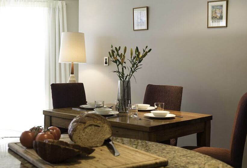 Апартаменты 2 Спальни, Belle Mer Beach Front Apartments