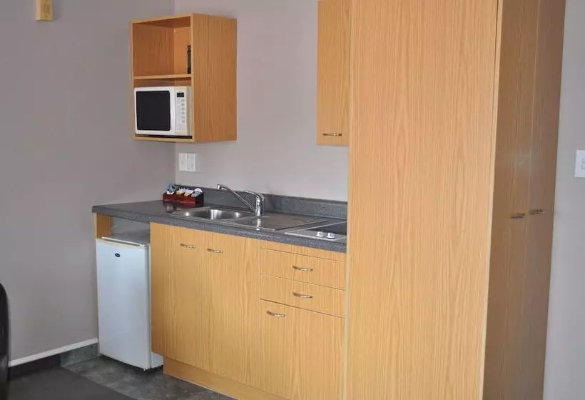 استودیوی استاندارد, City Suites