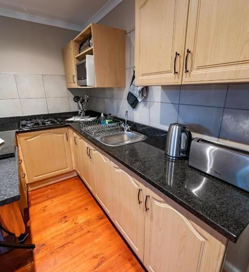 Шале 1 Спальня, Gooderson Knysna Chalets