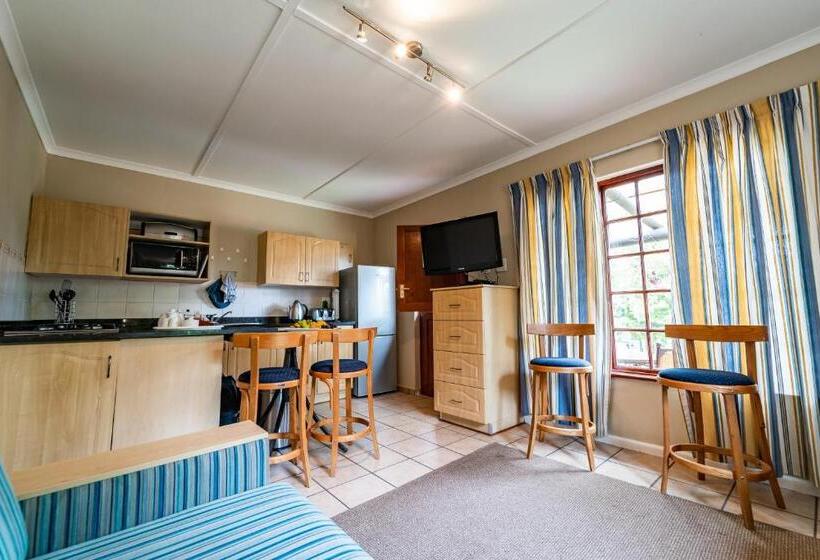 Шале 1 Спальня, Gooderson Knysna Chalets