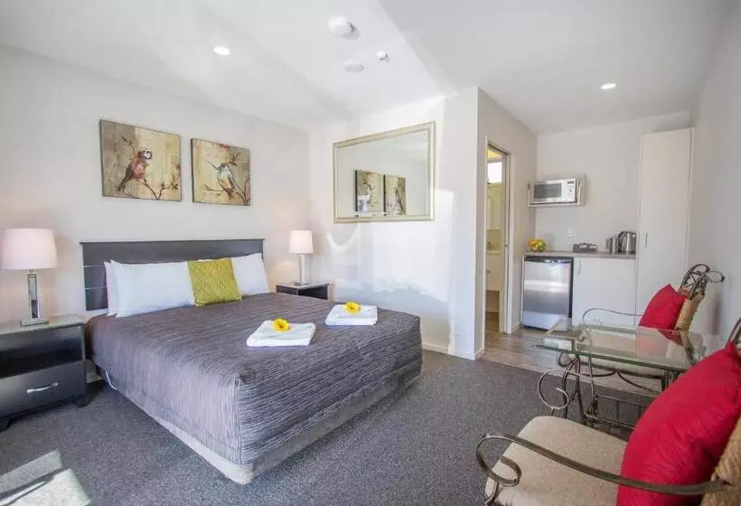 استودیوی استاندارد, Greyfriars Motel