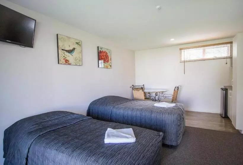 استودیوی استاندارد, Greyfriars Motel