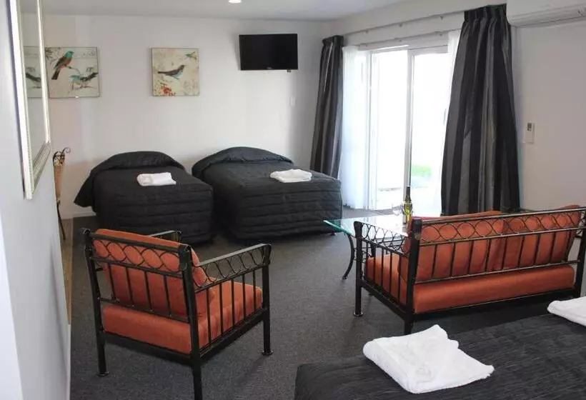 استودیوی استاندارد, Greyfriars Motel