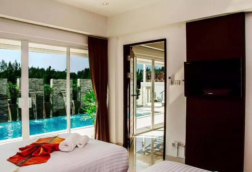 プールの見えるデラックスルーム, Amin Resort