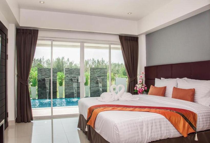 带泳池观景的豪华房, Amin Resort