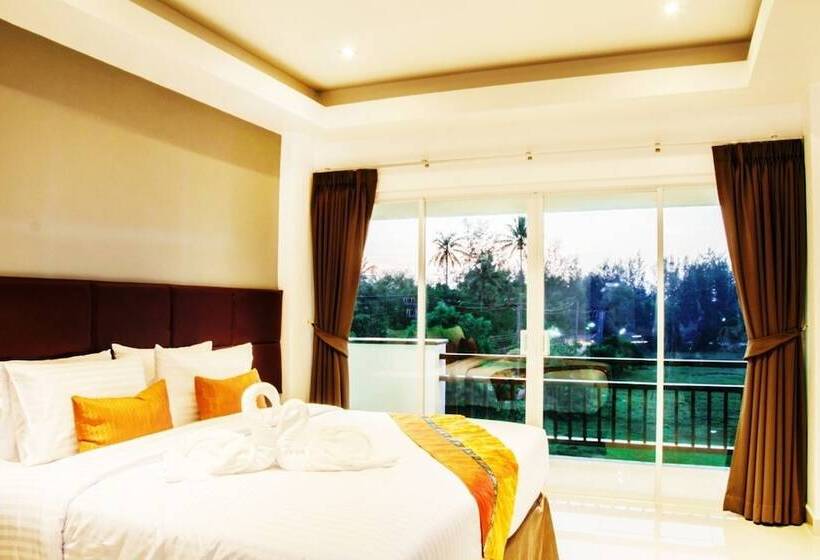 带泳池观景的豪华房, Amin Resort