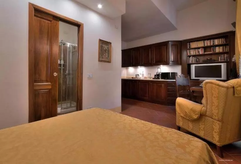 استودیوی استاندارد, First Of Florence