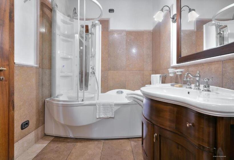 اتاق استاندارد, First Of Florence