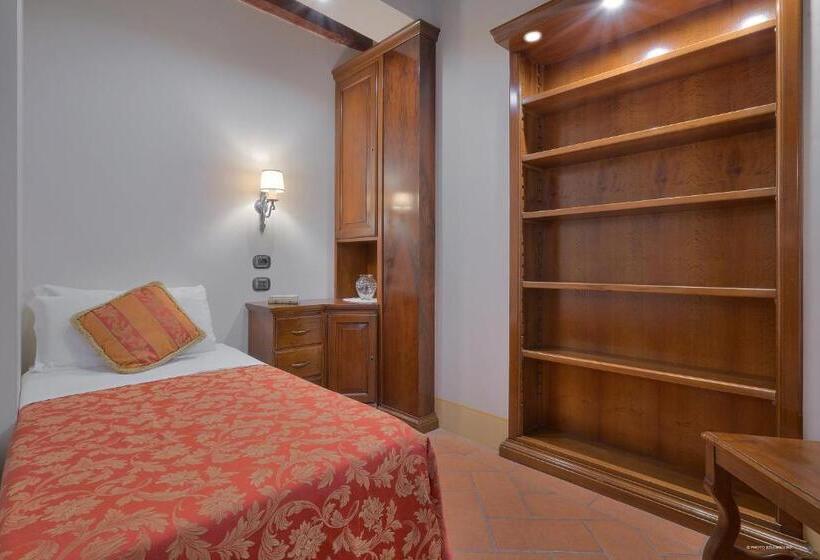 اتاق استاندارد, First Of Florence