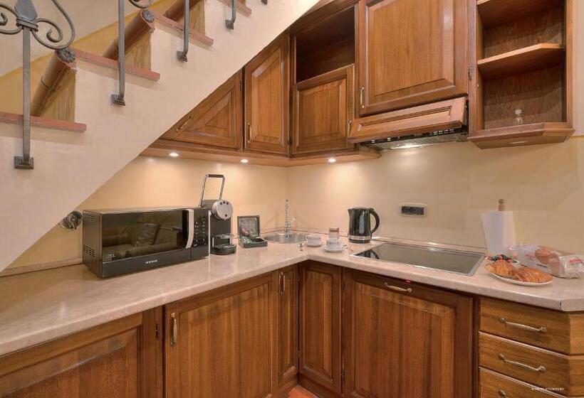 آپارتمان 2 خوابه, First Of Florence