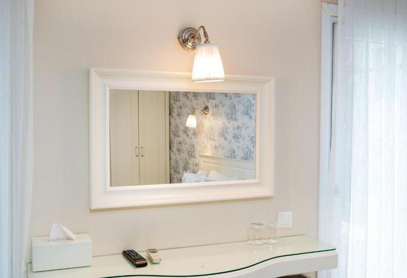 デラックスルーム, Mr Bird