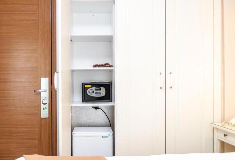 エコノミールーム, Mr Bird