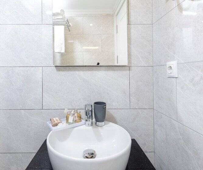 オーシャンビュースーペリアールーム, Mr Bird