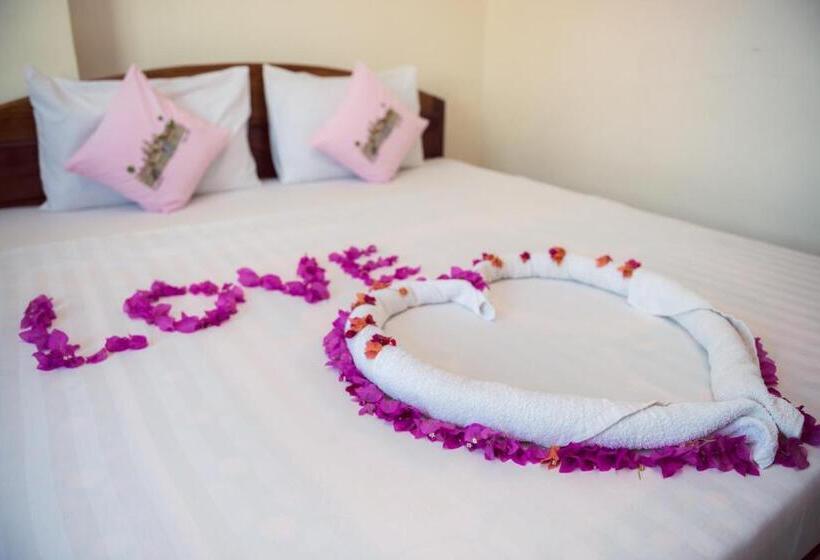 스탠다드 룸, Seng Hout