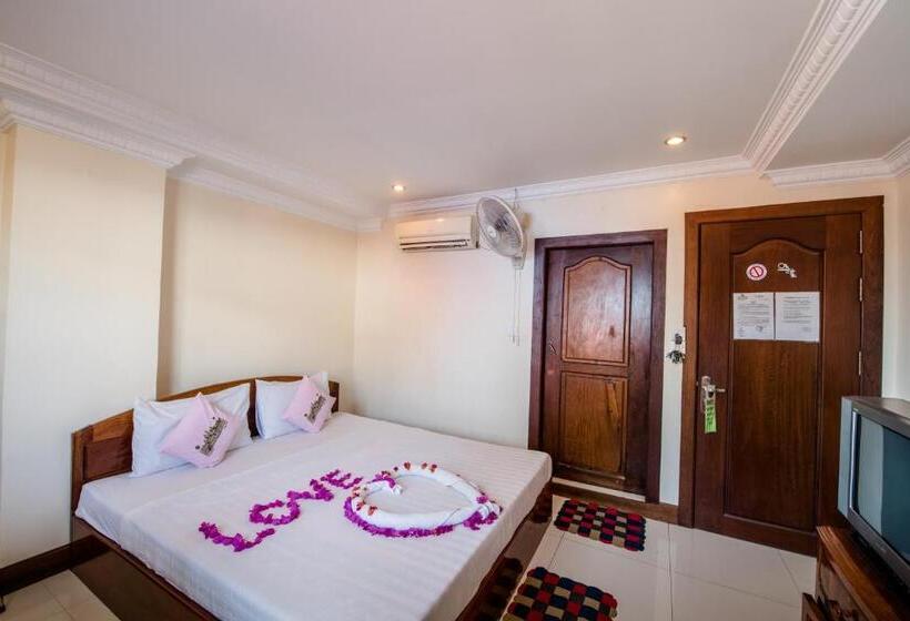 스탠다드 룸, Seng Hout