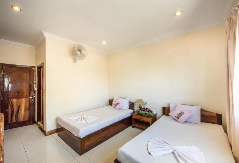 스탠다드 룸, Seng Hout