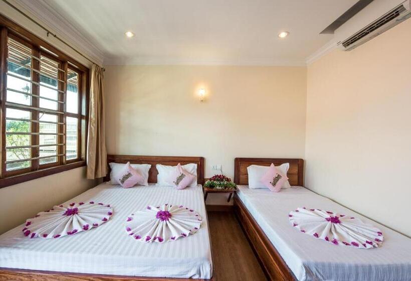 패밀리 룸, Seng Hout