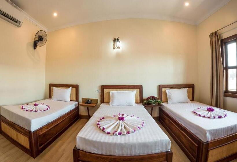 스탠다드 트리플 룸, Seng Hout