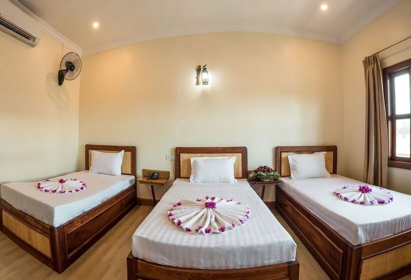 스탠다드 트리플 룸, Seng Hout