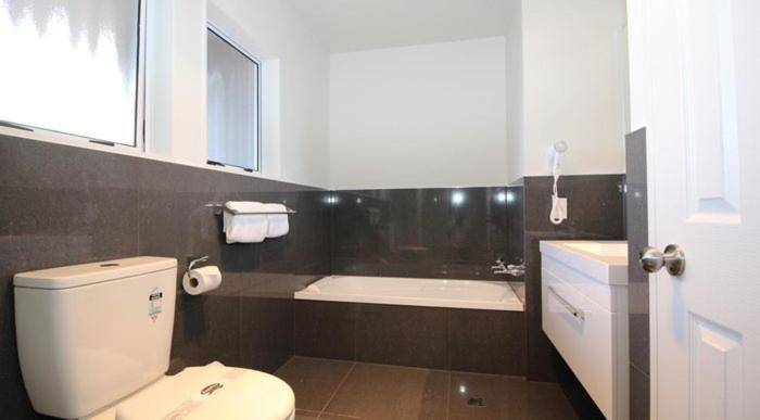 带2个卧室的公寓, Carramar Motor Inn