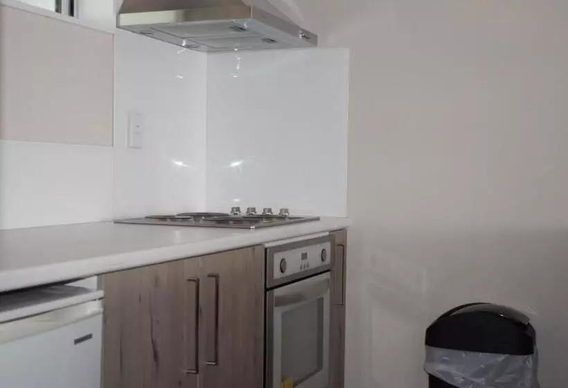 سوییت خانوادگی, Carramar Motor Inn