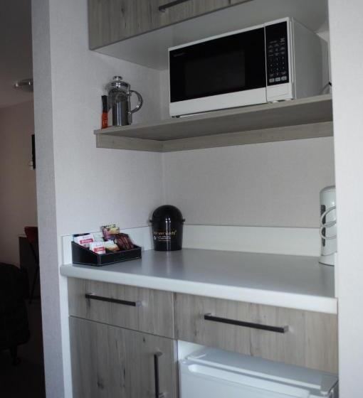 管理人员工作室, Carramar Motor Inn