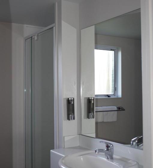 管理人员工作室, Carramar Motor Inn